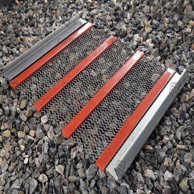 3.18mm-17.15mm의 자기 청소 와이어 메시 40% 증가 처리량과 30% 더 많은 개방 영역을 위해 개방