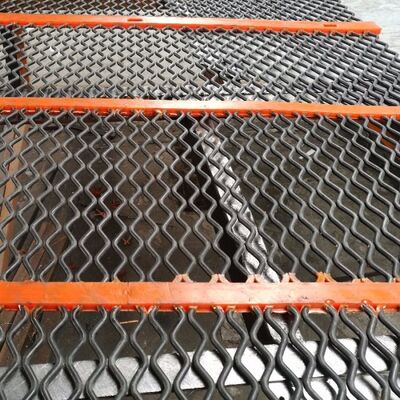 광업 처리를 위한 2mm-18mm 구경의 삼각형 개구부 자체 청소 스크린 스테인리스 스틸